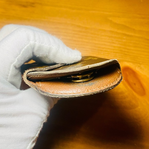 EUC Louis Vuitton Monogram 6 Key Holder Oval Case - Picture 8 of 16